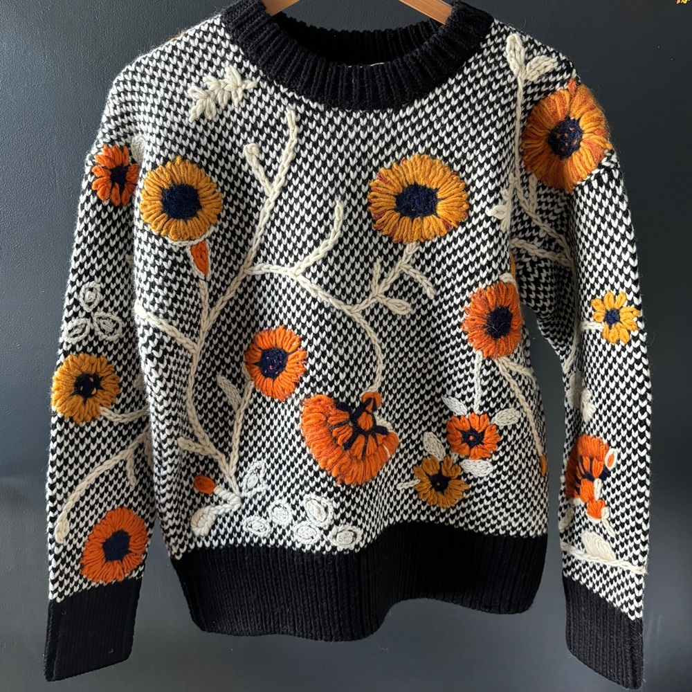 Embroidered Wool Tory Burch Sweater size Medium. Never worn before, new with tag